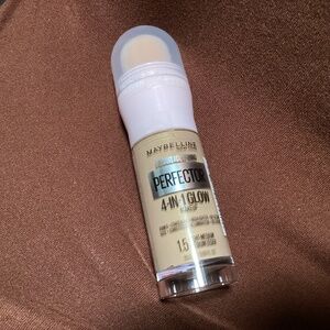Maybelline New York Perfector 4 in 1 Glow Makeup 1.5 Light Medium New